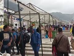 Kedarnath Dham: यात्रियों को बर्फबारी और बारिश से बचाने के लिए केदारनाथ में लगे रेन शेल्टर, अब बाबा के दर्शन में होगी आसानी