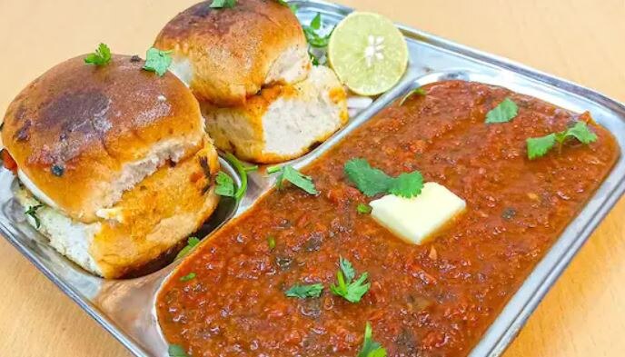 Mumbai Street Food: मुंबई के इन जायकेदार स्ट्रीट फूड के दीवाने हैं लोग, विदेश पर्यटक भी आते हैं स्वाद चखने, क्या आपने किए हैं टेस्ट