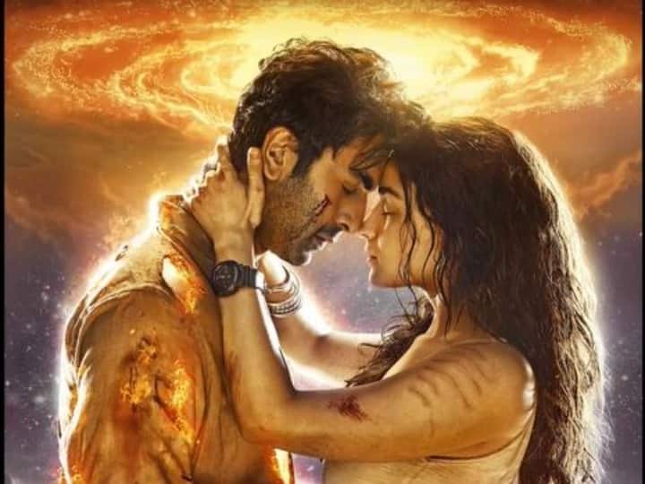 ranbir kapoor alia bhatt starrer brahmastra part one shiva trailer out Brahmastra Trailer: रणबीर कपूर-आलिया भट्ट के रोमांस का चला जादू, धांसू एक्शन रोंगटे कर देगा खड़े