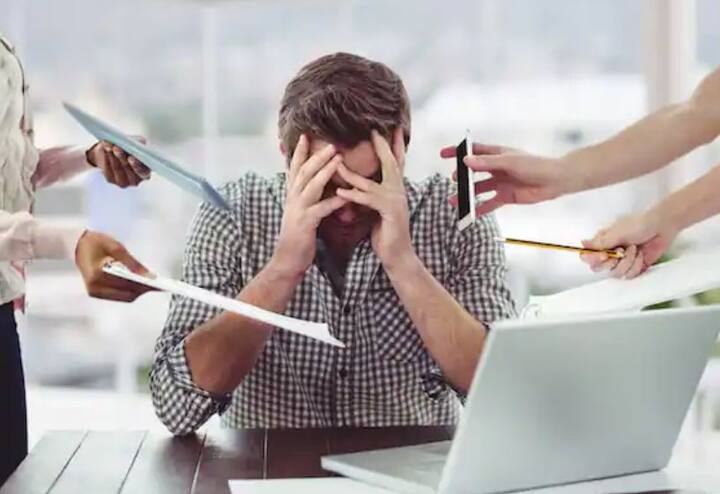 ਜੇਕਰ ਤੁਸੀਂ ਜਣਨ ਸ਼ਕਤੀ ਨੂੰ ਸੁਧਾਰਨਾ ਚਾਹੁੰਦੇ ਹੋ, ਤਾਂ ਤਣਾਅ ਨਾ ਲਓ। ਬਹੁਤ ਜ਼ਿਆਦਾ ਤਣਾਅ ਲੈਣ ਨਾਲ ਸਪ੍ਰਮ ਕਾਊਂਟ ਪ੍ਰਭਾਵਿਤ ਹੁੰਦਾ ਹੈ।