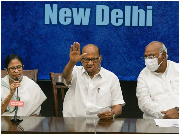 Presidential Election 2022: TRS और AIMIM पर भड़की कांग्रेस, कहा- दोनों बीजेपी की B टीम; ममता बनर्जी के फैसले को सराहा Congress raged on TRS and AIMIM said-both are B team of BJP Appreciated Mamata Banerjees decision ANN Presidential Election 2022: TRS और AIMIM पर भड़की कांग्रेस, कहा- दोनों बीजेपी की B टीम; ममता बनर्जी के फैसले को सराहा