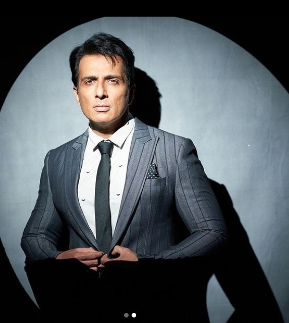 Sonu Sood Struggle : न कोई गॉडफादर था...ना किसी ने की मदद...इतनी मेहनत के बाद सोनू सूद को मिली शोहरत!