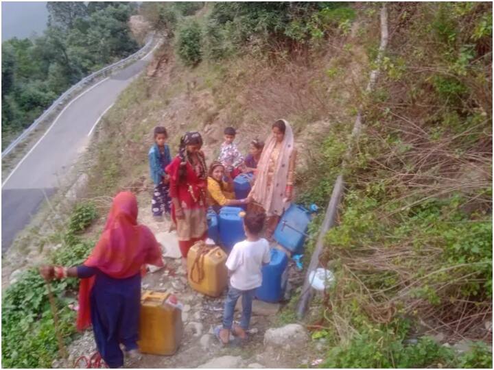 uttarakhand water sources are drying up due to summer heat ann Uttarakhand में बढ़ती गर्मी से सूखने लगे हैं झरने और छोटी नदियां, गहराने लगा है जल संकट