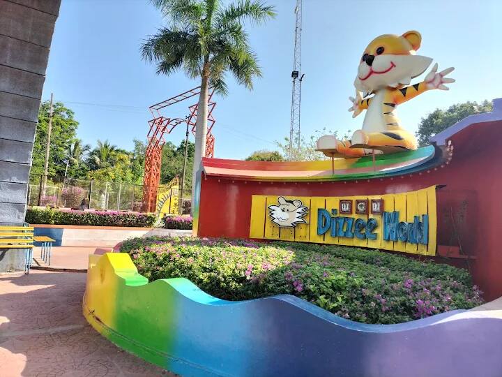 IT Dept Raids 30 Locations Linked To mgm Group In TN In Connection To Tax Evasion Case எம்ஜிஎம் குழுமத்தில் 2ஆவது நாளாக தொடரும் சோதனை.. முக்கிய ஆவணங்கள் சிக்கியதாம்..!