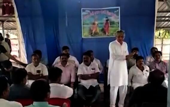 રાજકોટઃ કોળી સમાજના આ બે કટ્ટર નેતાઓ જોવા મળ્યા એક મંચ પર, જુઓ ગુજરાતી ન્યૂઝ