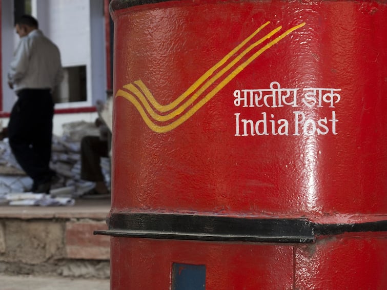 India Post GDS Recruitment 2024 44228 posts apply now till 5 august at indiapostgdsonline gov in sarkari naukri job alert Marathi News India Post Recruitment 2024: दहावी पास असाल, तर तुमच्यासाठी नोकरीची सुवर्णसंधी; 44 हजारांहून अधिक पदांसाठी भरती, कसा कराल अर्ज?