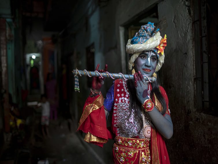 Know about Masik Krishna Janmashtami Vrat puja vidhi and muhurat Masik Janmashtami Vrat: માસિક કૃષ્ણ જન્માષ્ટમી વ્રત ક્યારે છે ? જાણો તિથિ, પૂજા મુહૂર્ત અને વિધિ