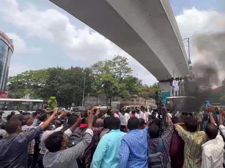 Telangana Congress Leaders  Chalo Raj bhava Protest Turns to violence In Hyderabad Chalo Raj bhavan: హైదారాబాద్‌లో చలో రాజ్‌భవన్‌ ఉద్రిక్తత- కదంతొక్కిన కాంగ్రెస్ లీడర్లు
