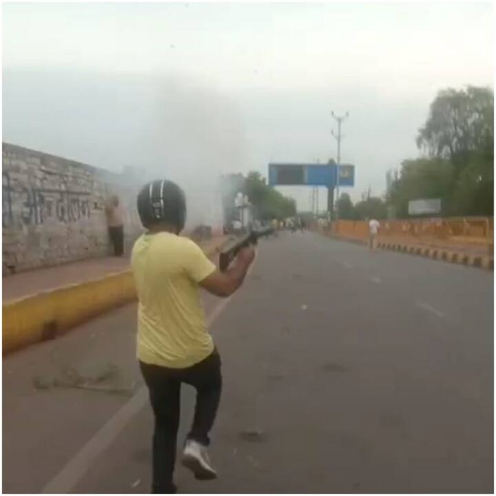 मोदी सरकार की इस योजना का मकसद पेंशन से पड़ने वाले बोझ को कम करना और युवाओं को सैन्य अनुभव की सुविधा देने के अलावा सेना को युवा जोश से भरना बताया जा रहा है.