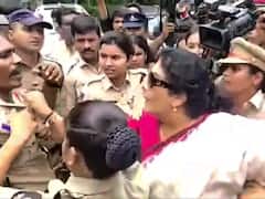 Renuka Chowdhury Viral Video: रेणुका चौधरी ने पकड़ा पुलिसवाले का कॉलर, मामला दर्ज हुआ तो अब दी सफाई