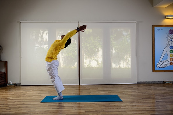 Surya Namaskar Sun Salutation Yoga Sequence | Ashtanga Yoga Pose  Illustration