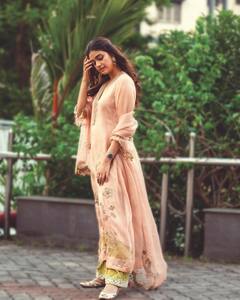 Keerthi Suresh: ట్రెడిషనల్ వేర్ లో 'కళావతి' - ఎంత క్యూట్ గా ఉందో!