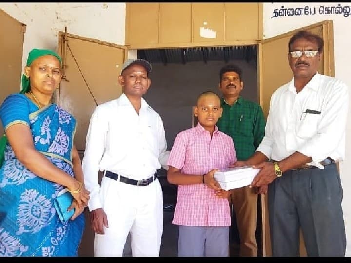 Tirupur:District Judge who enrolled his son in a government school in Tirupur 8 ஆண்டாக  தன் மகனை அரசு பள்ளியில் படிக்க வைக்கும்  நீதிபதி - குவியும் பாராட்டுகள்