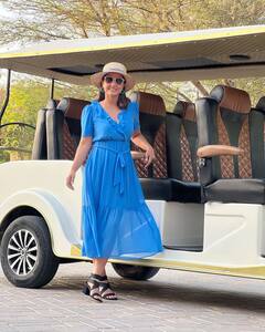 Dubai में वेकेशन एंजॉय कर रही हैं Hina Khan, कुछ यूं जानवरों पर प्यार लूटाती आईं नजर