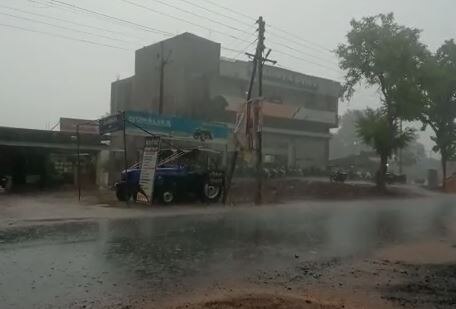 Maharashtra Rain : राज्याच्या विविध भागात पावसाची दमदार बॅटिंग, शेतीकामांना वेग, यवतमाळ आणि चंद्रपूरमध्ये वीज पडून दोघांचा मृत्यू