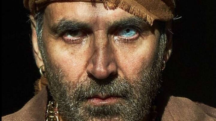 अक्षय कुमार (Akshay Kumar) की फिल्म बच्चन पांडे (Bachchan Pandey) भले ही बॉक्स ऑफिस पर कुछ खास कमाल नहीं दिखा पाई, लेकिन इस फिल्म में अक्षय एक खतरनाक गैंगस्टर के किरदार में दिखे.