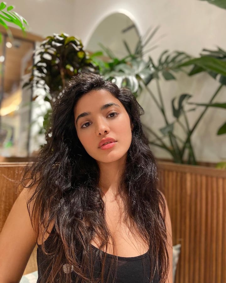 రొమాంటిక్ సినిమాతో తెలుగు తెరకు పరిచయమైంది కేతికా శర్మ. -Image credit: Kethika Sharma/Instagram