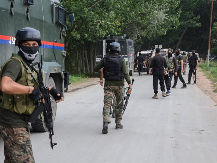 Anantnag Encounter Update_ 3 Terrorist Killed In Jammu Kashmir Army Operation Jammu Kashmir Encounter: જમ્મૂ-કશ્મીરમાં આતંકી અને સુરક્ષાદળો વચ્ચેના 2 અલગ-અલગ એન્કાઉન્ટરમાં 3 આતંકી ઠાર
