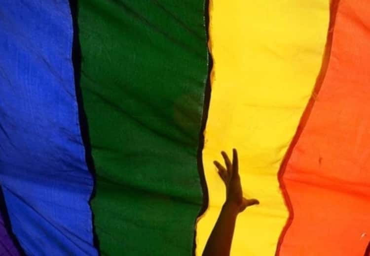 Saudi Arabia seizes products with rainbow colors as a crackdown against Pride month celebration தன்பாலீர்ப்பாளர்களின் சுயமரியாதை மாதம்.. வானவில் நிறப் பொருள்களைப் பறிமுதல் செய்யும் சவூதி அரேபிய அரசு!