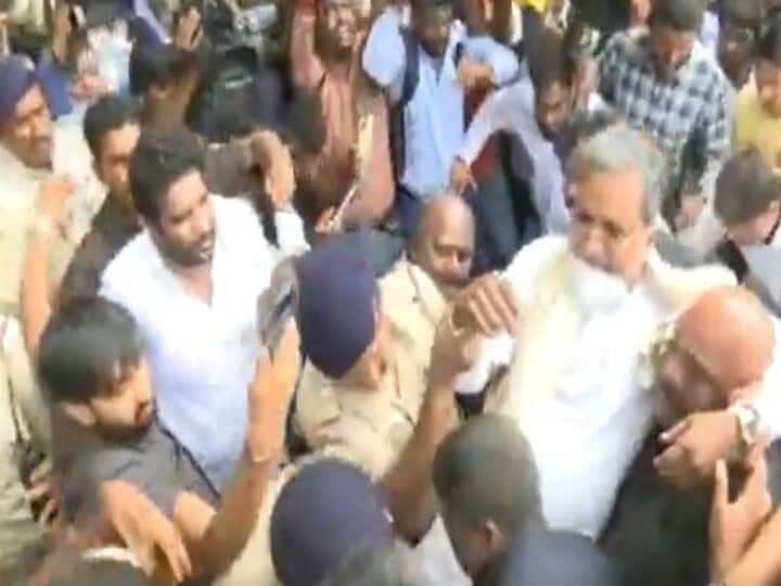 Watch | Karnataka Congress Leaders Stage Protest Against ED Questioning Rahul Gandhi, Detained Watch | Karnataka Congress Leaders Stage Protest Against ED Questioning Rahul Gandhi, Detained