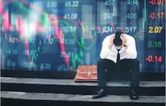 Stock Market Updates: మాంద్యం వైపు అమెరికా! భారీ నష్టాల్లో సెన్సెక్స్‌, నిఫ్టీ!