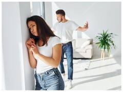 Relationship Tips: पार्टनर की इन हरकतों से समझ लें कि डाॅमिनेट करना चाहते है आपको, हो जाएं सावधान