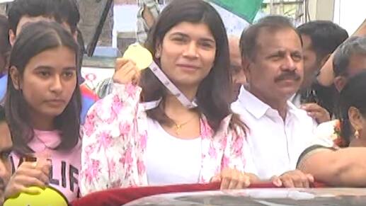 Nizamabad Grandly Welcome Nikhat zareen : ప్రధాని నోటి నుంచి నిజామాబాద్ పేరు విన్నా | ABP Desam