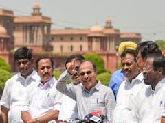 'Planned Attack': Congress MPs Meet Om Birla, Venkaiah Naidu, Seek Action Against Delhi Police