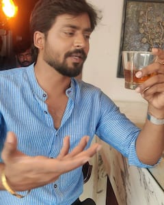 Guppedantha Manasu Shooting Photos: నిజంగా తాగేవాడిలా బిల్డప్, రిషి ఫొటోస్ షేర్ చేసి ఫన్నీ కామెంట్ పెట్టిన మహేంద్ర