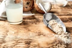 Coconut oil Side Effects: नारियल तेल लगाने से स्किन को हो सकते हैं ये नुकसान