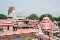 Jagannath Rath Yatra 2022:  ১০৮ ঘড়া জলে স্নান করে এখন নিভৃতবাসে জগন্নাথ, প্রস্তুত হচ্ছে পুরী, দেখুন ছবি