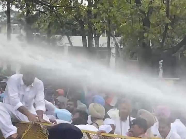 Punjab News Congress Workers Protest in Chandigarh against ED Questioning of Rahul Gandhi Police dispersed by using water cannons Chandigarh Congress Protest: चंडीगढ़ में राहुल गांधी से ED की पूछताछ को लेकर कांग्रेस का प्रदर्शन, पुलिस ने किया वाटर कैनन का इस्तेमाल