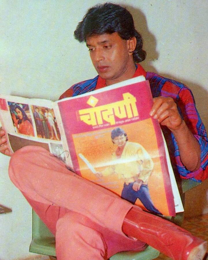 अभिनय आणि नृत्यामुळे चर्चेत असणारे मिथुन चक्रवर्ती त्यांच्या वैयक्तिक आयुष्यामुळेही चर्चेत होते.(photo:mithun_chakraborty_is_the_king/ig)
