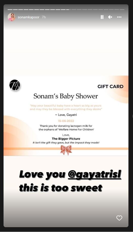 Sonam Kapoor Baby Shower: सोनम कपूर की हुई गोद भराई, बहन रिया ने शेयर की अनदेखी तस्वीरें
