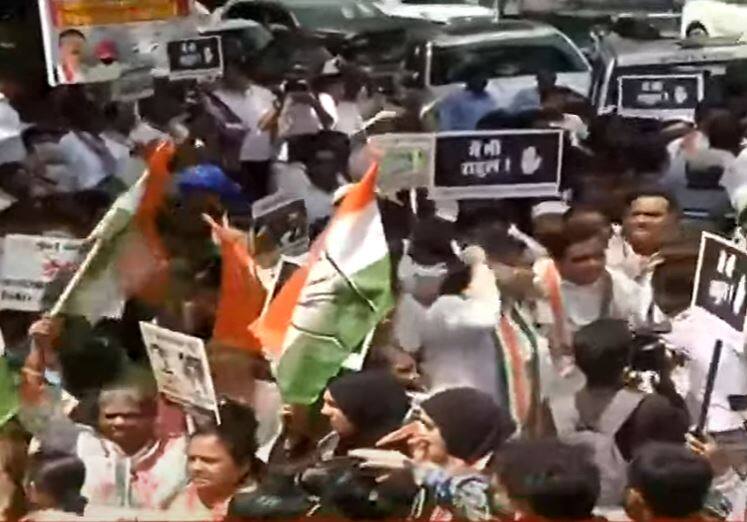 Congress workers aggressive against ED, Congress march begins in Mumbai Congress Agitation : ईडीविरोधात काँग्रेस कार्यकर्ते आक्रमक, मुंबईत काँग्रेसच्या मोर्चाला सुरुवात, भाजपविरोधी घोषणाबाजी