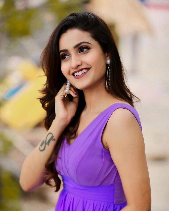 దీపికా పిల్లి అందమైన ఫోటోలు  -Image Credit:Deepika Pilli/Instagram