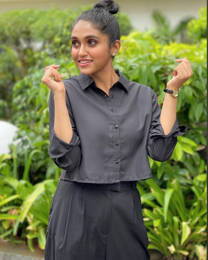 मराठमोळी अभिनेत्री रिंकू राजगुरु ही सर्वात आधी सैराट चित्रपटात झळकली. यातून नावारुपाला आलेली रिंकू नुकतीच झुंड चित्रपटात झळकली.(photo:iamrinkurajguru/ig)