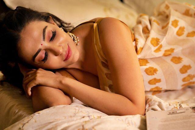 வானம் கூத்தாட கொஞ்சும் தாமரை கொஞ்சும் தாமரை வந்து எங்கும் பூத்தாட