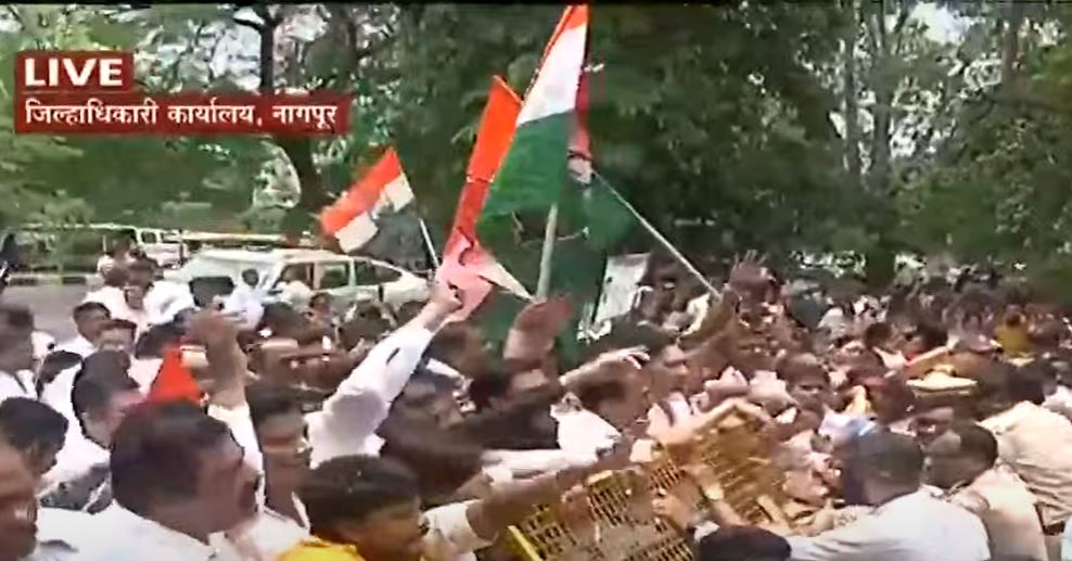 Nagpur congress Agitation : नागपूर जिल्हाधिकारी कार्यालयावर काँग्रेसचा मोर्चा, पोलीस आंदोलक आमने सामने