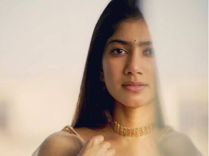 Sai Pallavi Controversy : कश्मीरी पंडितों और लिंचिंग पर बयान देकर फंसी साईं पल्लवी, FIR दर्ज Bajrang Dal Filed FIR against Sai Pallavi after Her remarks on kashmiri pandit and lynching Sai Pallavi Controversy : कश्मीरी पंडितों और लिंचिंग पर बयान देकर फंसी साईं पल्लवी, FIR दर्ज