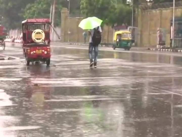 UP Weather Forecast Today 17 June IMD Alert for Rain in Lucknow Varanasi Prayagraj Kanpur Gorakhpur Ayodhya Meerut Agra News UP Weather Forecast: यूपी में आज भी बारिश के आसार, इन जिलों में गरज के साथ बरसेंगे बादल