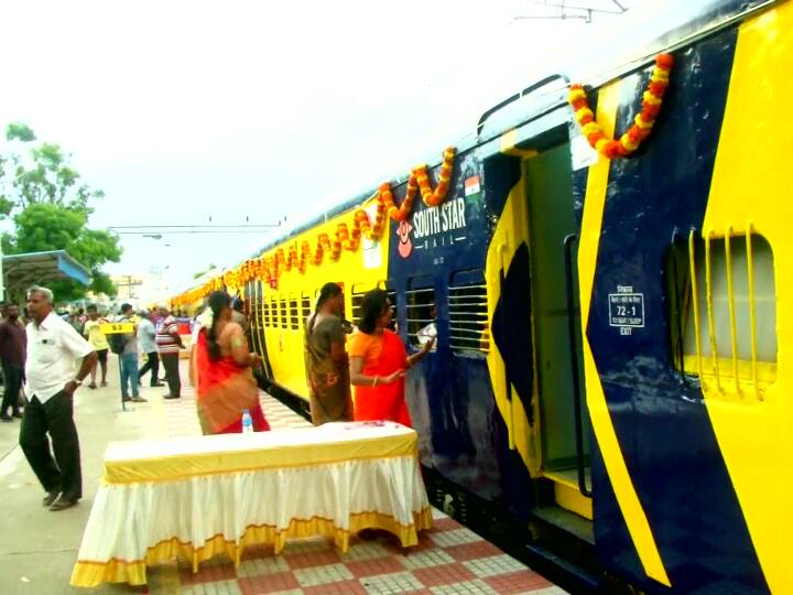 Explainer: देश की पहली प्राइवेट ट्रेन भारत गौरव के बारे में जाननी चाहिए आपको ये बातें Bharat Gaurav private Train Indian Railway all you have to know about it Explainer: देश की पहली प्राइवेट ट्रेन भारत गौरव के बारे में जाननी चाहिए आपको ये बातें