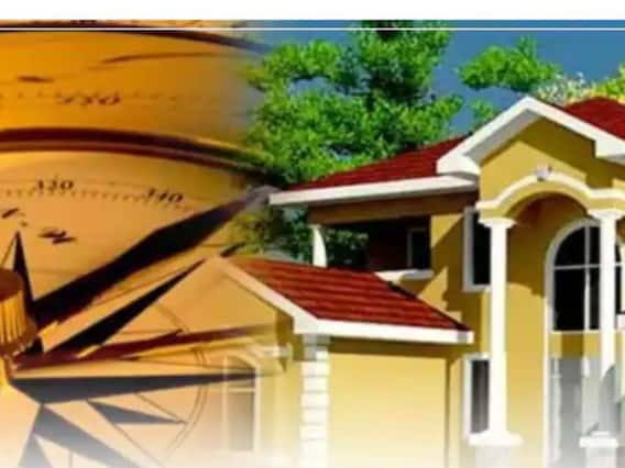 Vastu Tips : घराच्या उत्तर दिशेला चुकूनही 'या' गोष्टी ठेवू नका Vastu Tips : घराच्या उत्तर दिशेला चुकूनही 'या' गोष्टी ठेवू नका