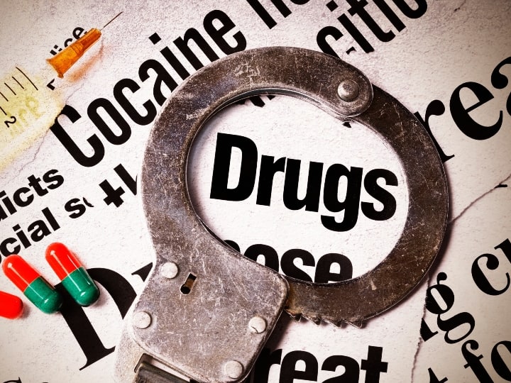 Drugs worth Rs 376 crore seized from Mudra port Mudra Port: મુદ્રા પોર્ટ પરથી ઝડપાયું 376 કરોડનું ડ્રગ્સ, સંતાડાનો કીમિયો જોઈને અધિકારીઓ પણ ચોંક્યા