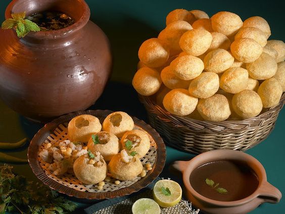 Kolkata Street Food: कोलकाता के स्ट्रीट फूड्स के दीवाने हैं लोग, क्या आपने लिया इन Dishes का स्वाद