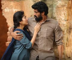 Virata Parvam Review | Naxalism నేపథ్యంలో చక్కటి ప్రేమకథ | Sai Pallavi | Rana | ABP Desam