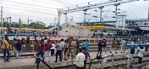 All Clear in Secunderabad Railway Station : ఆందోళనకారులను చెదరగొట్టిన పోలీసులు | ABP Desam