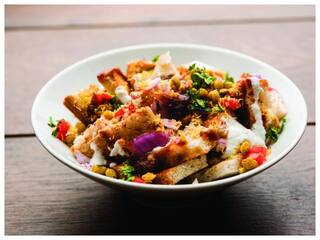 Healthy Snack Recipes: चटपटपा खाने की हो रही क्रेविंग तो टेस्टी आलू ब्रेड चाट से करें शांत - पूरी रेसिपी