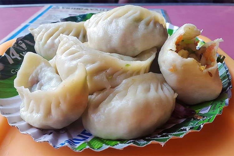 alert death due to momos and now aiims advisory chew well and swallow carefully Alert : आवडीनं मोमोज खाताय? सावधान! मोमोज खाल्याने एकाचा मृत्यू, तुम्ही 'ही' चूक करू नका; एम्सचा इशारा