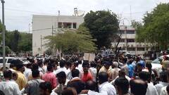 Photo Gallery: 'ये सरकार हमसे डरती है, पुलिस....'; औरंगाबादेत काँग्रेस आक्रमक